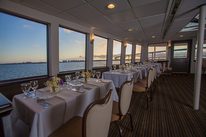 City Cruises San Diego: Buffet Dinner Cruise - DJ music instead of a quiet dinner