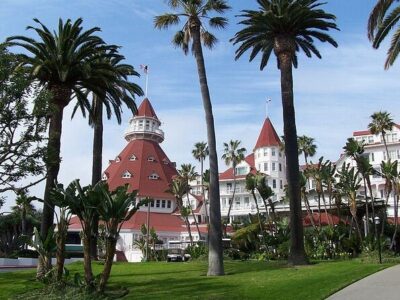Explore Coronado Island by E-Scooter with Photos Included