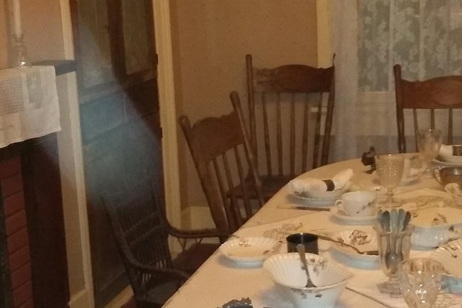 Haunted San Diego: The Only Ghost Tour with Exclusive Entry - Guides, Humor, and the Tone of the Evening