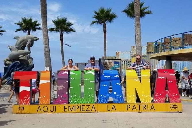 Intro to Mexico Walking Tour: Tijuana Day Trip from San Diego - Lunch with quesadillas, huaraches, and fresh salsa