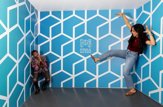 Museum of Illusions San Diego Admission Ticket - How Crowds Affect the Experience