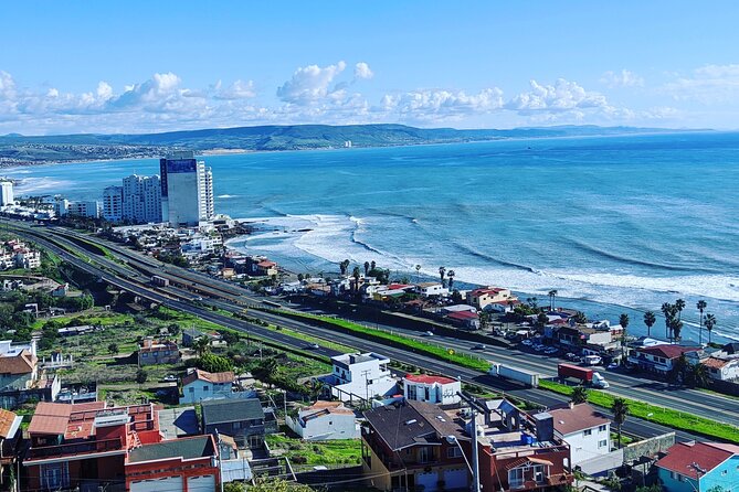 Puerto Nuevo Lobster and Tequila Tour - San Ysidro at 10 a.m., then across the border
