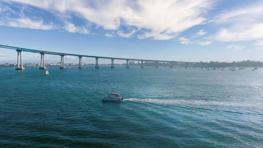 San Diego: Bennington Luxury Pontoon Rental - Key points at a glance