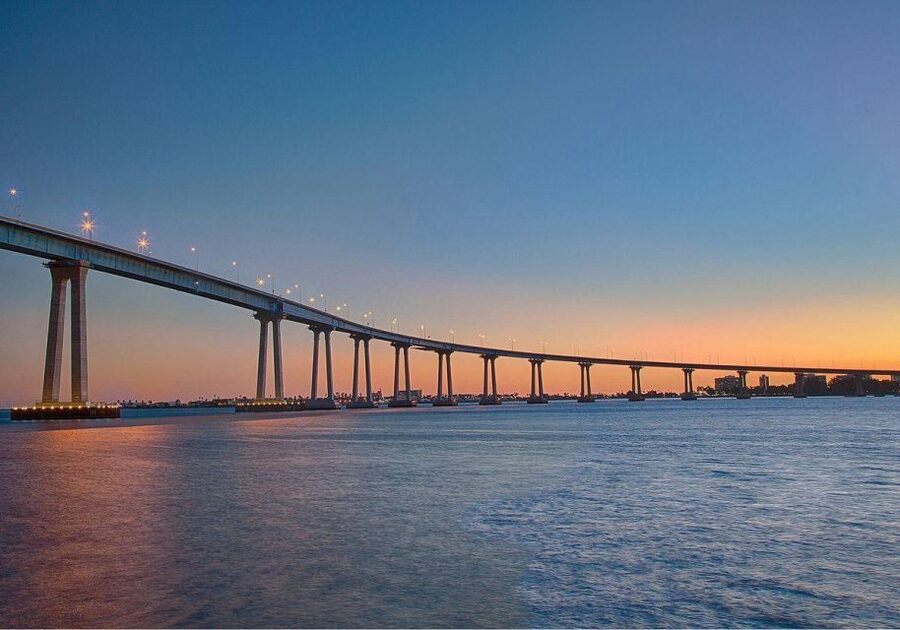 San Diego: Buffet Dinner Cruise with Drinks - Music, mood, and the right kind of celebration