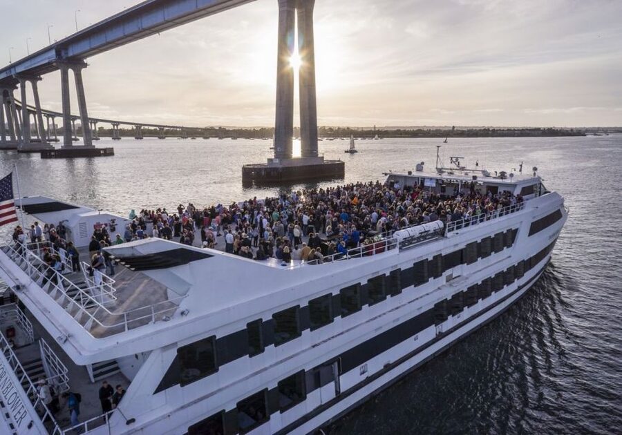 San Diego: Christmas Day Buffet Brunch or Dinner Cruise - Key points to know before you book