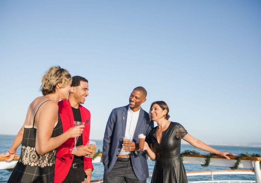 San Diego: Christmas Day Buffet Brunch or Dinner Cruise - Boarding at Pier 1 on Christmas Day