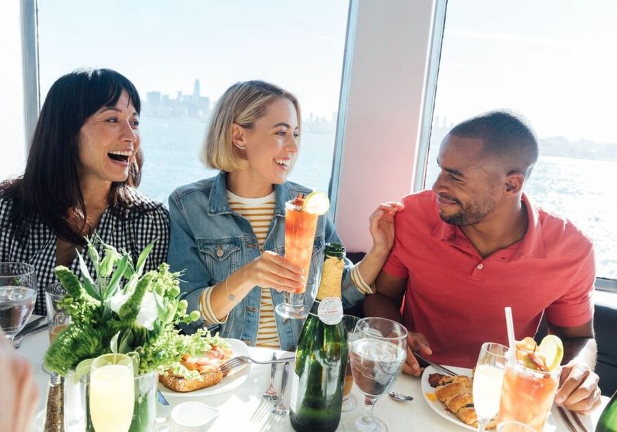 San Diego: Christmas Day Buffet Brunch or Dinner Cruise - A Christmas meal with San Diego Bay as the dining room