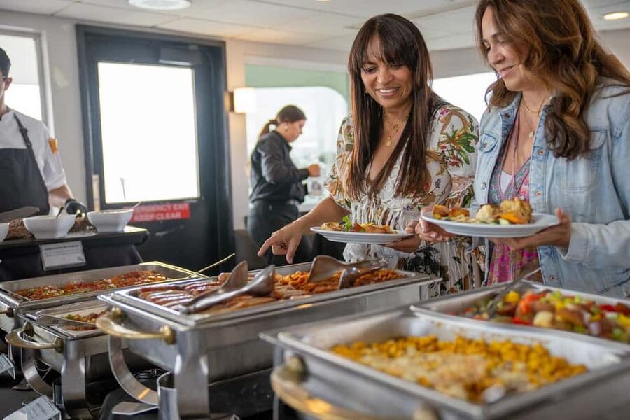 San Diego: City Cruises Buffet Breakfast and Brunch Cruise - Small details that improve the experience