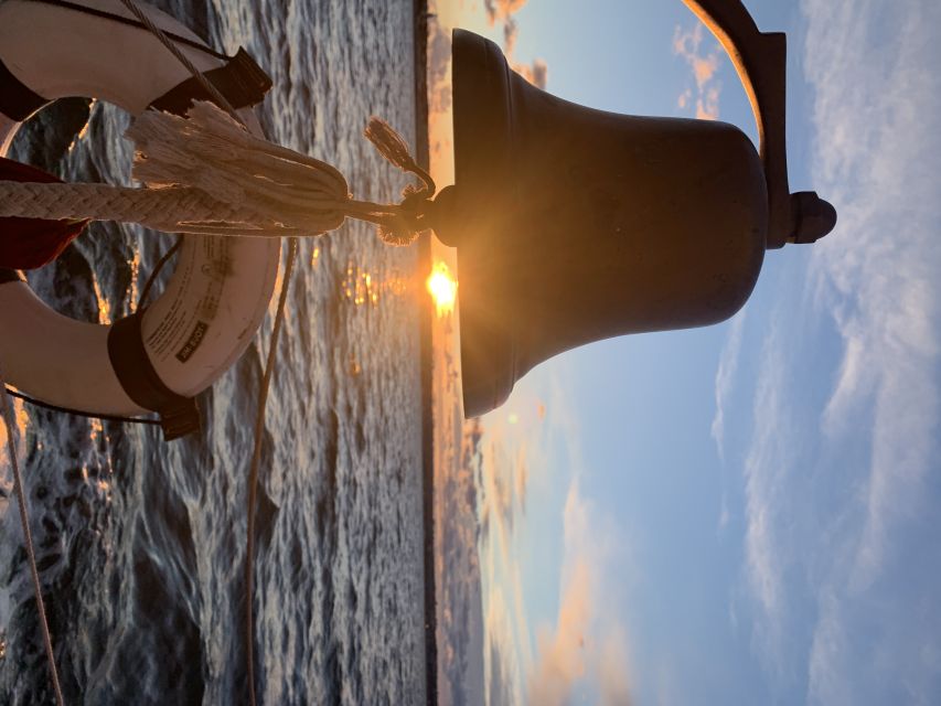 San Diego: Classic Yacht Sailing Experience - Drinks, snacks, and what the $109 price covers