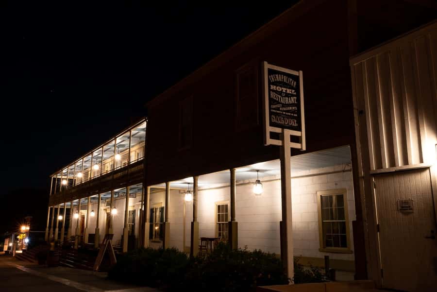 San Diego: Gaslamp Quarter Ghosts and Crime Walking Tour - Who should book this Gaslamp ghost walk?