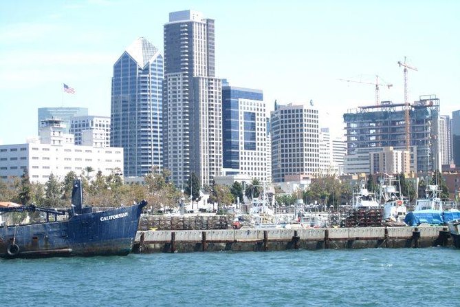 San Diego: Harbor Cruise - A modern yacht with room to move