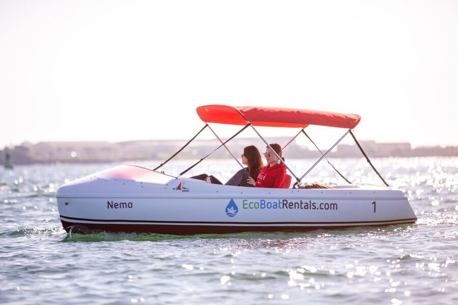 San Diego: San Diego Bay Dog-Friendly Eco Pedal Boat Rentals - Making the most of your one-hour booking