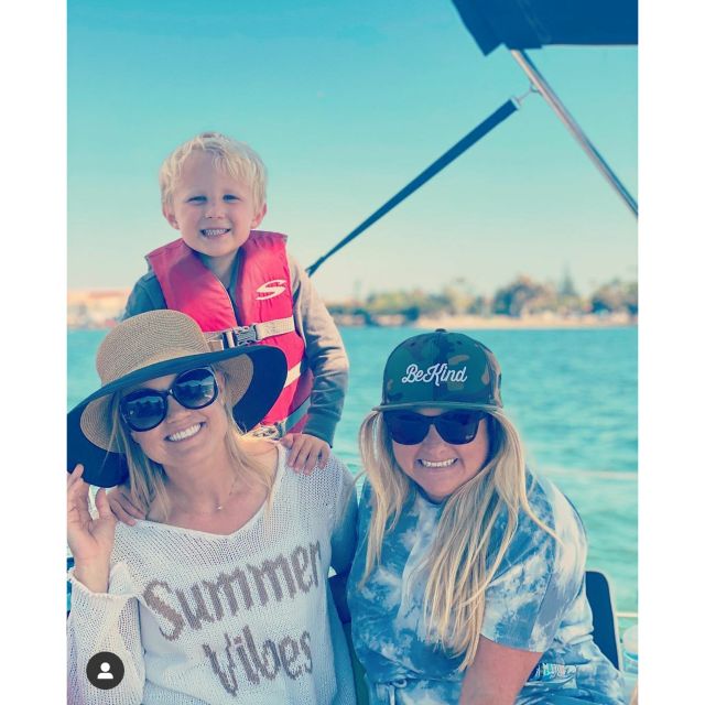 San Diego: San Diego Bay Sunset & Daytime Sailing Experience - Food, drinks, and practical comfort